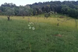 Predivno građevinsko zemljište u oazi mira u Štinjanu 700 m od mora!, Pula, Γη