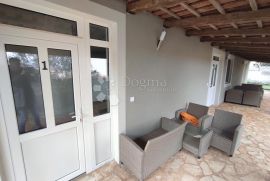 Apartmanska Vila sa pogledom na more, Ližnjan, Σπίτι