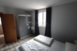 Apartmanska Vila sa pogledom na more, Ližnjan, Σπίτι