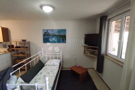 Apartmanska Vila sa pogledom na more, Ližnjan, Σπίτι