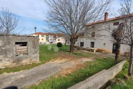 KAMENA KUĆA NA ODLIČNOJ LOKACIJI U ROVINJSKOM SELU, Rovinj, Maison