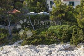 KORČULA, KAMENA VILLA UZ MORE S BAZENOM, Blato, Дом