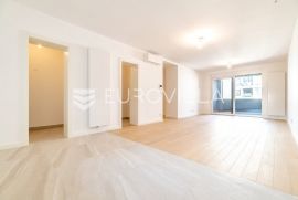 Zagreb, Heinzelova, poslovno/stambeni prostor NKP 127 m2, Zagreb, Appartamento