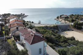 PRIMOŠTEN- APARTMANSKA KUĆA S ODLIČNIM POGLEDOM, Primošten, Kuća