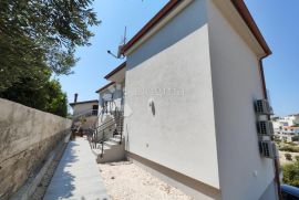 PRIMOŠTEN- APARTMANSKA KUĆA S ODLIČNIM POGLEDOM, Primošten, Famiglia