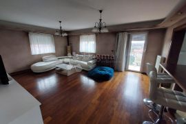 PRILIKA! STAN BUKOVAC površine 127m2, Zagreb, Appartment