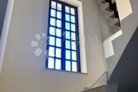 ŠIBENIK- DVOETAŽNI STAN U CENTRU GRADA SAMO KOD NAS!, Šibenik, Appartment