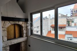 ŠIBENIK- DVOETAŽNI STAN U CENTRU GRADA SAMO KOD NAS!, Šibenik, Appartment