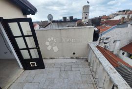 ŠIBENIK- DVOETAŽNI STAN U CENTRU GRADA SAMO KOD NAS!, Šibenik, Appartment