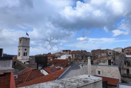 ŠIBENIK- DVOETAŽNI STAN U CENTRU GRADA SAMO KOD NAS!, Šibenik, Appartment