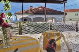 Lijepi prostrani stan sa terasom od 40 m2, Crikvenica, Kвартира