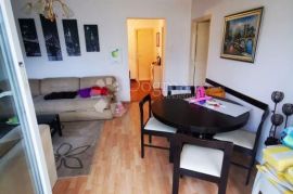 Lijepi prostrani stan sa terasom od 40 m2, Crikvenica, Appartment