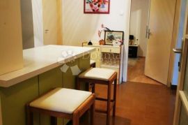 Lijepi prostrani stan sa terasom od 40 m2, Crikvenica, Appartment