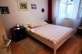 Lijepi prostrani stan sa terasom od 40 m2, Crikvenica, Appartment