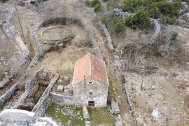 Imotski Slivno kamene kuće + okućnica - novo u ponudi, Runovići, Дом