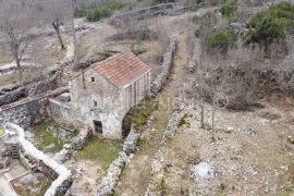 Imotski Slivno kamene kuće + okućnica - novo u ponudi, Runovići, Дом