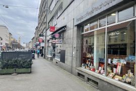 Lokal na atraktivnoj lokaciji u strogom centru Zagreba, Zagreb, Poslovni prostor