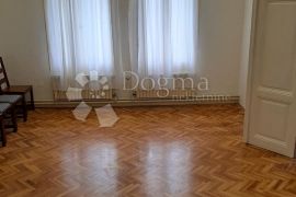 POSLOVNI PROSTOR U VARAŽDINU NA GLAVNOM GRADSKOM TRGU, Varaždin, Commercial property