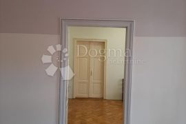 POSLOVNI PROSTOR U VARAŽDINU NA GLAVNOM GRADSKOM TRGU, Varaždin, Commercial property