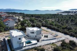 PODSOLARSKO (ŠIBENIK ) - PREDIVNA VILLA S POGLEDOM, Šibenik - Okolica, Дом