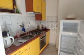 ISTRA, BANJOLE - Apartmanska kuća s bazenom i okućnicom 150m od mora, Medulin, Σπίτι