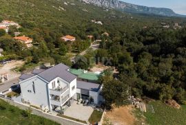 TRIBALJ - moderna villa, bazen, okućnica!, Vinodolska Općina, Famiglia