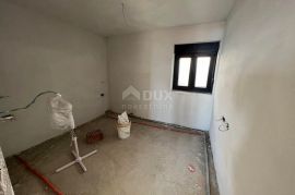 KOSTRENA- dvojna  kuća, 5 apartmana, pogled!!!, Kostrena, Kuća