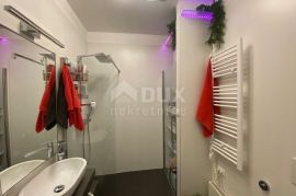 OPATIJA- samostojeća kuća, 350 m2, pogled, okućnica, bazen!!!, Opatija, Haus