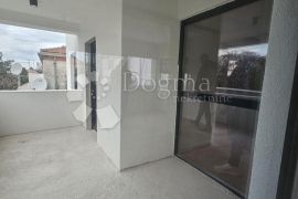 Nova kuća Brodarica Zadar, 4 sobe bazen, Zadar, Casa