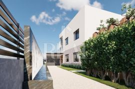 POREČ-OKOLICA, stan u prizemlju prekrasne novogradnje sa bazenom i okućnicom, 3S+DB od 108m2, Poreč, Appartment