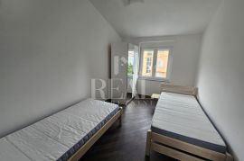 SAMO KOD NAS Kuća sa 7 apartmana ,2S+DB sa balkonom,55m2, Karlobag, بيت