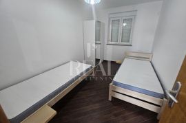 SAMO KOD NAS Kuća sa 7 apartmana ,2S+DB sa balkonom,55m2, Karlobag, بيت