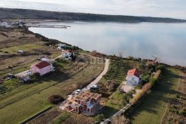 ZADAR, RAŽANAC - Prekrasna vila u izgradnji na 100m od mora, Ražanac, Famiglia