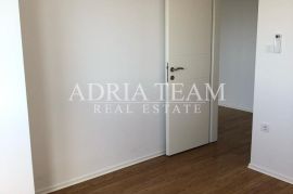 APARTMAN S 3 SPAVAĆE SOBE, 1. RED DO MORA, POVLJANA - PAG, Povljana, شقة