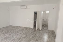 ISTRA, MEDULIN Poslovni prostor 40 m2 na frekventnoj lokaciji, Medulin, Propiedad comercial