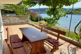 OTOK RAB - Apartmanska kuća 1. red do mora!, Rab, Casa