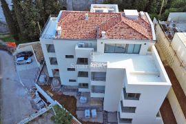 OPATIJA - CENTAR, stan od 75,68 m2 sa okućnicom 75,53 m2, Opatija, Stan