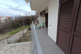 Dvojna kuća 70m od mora, Novi Vinodolski, Casa