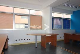 Poslovni prostor, Centar, 32 m2, zakup, Rijeka, Propriété commerciale