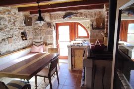 Hvar, Gdinj, kompletno renovirana kamena kuća u nizu, Jelsa, House