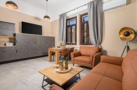 LOVRAN - kompletno uređen apartman s galerijom, Lovran, Appartamento