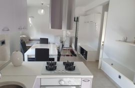 Prodaja stana na odličnoj lokaciji na Donjoj Drenovi 1S+DB  54.10 M2, Rijeka, Appartamento