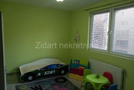 Labudovo brdo, Generala Zgonjanina, 78m2, kompletno renoviran, Rakovica, Stan