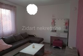 Labudovo brdo, Generala Zgonjanina, 78m2, kompletno renoviran, Rakovica, Stan