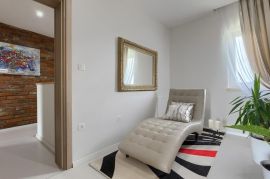 Moderna villa sa wellnesom, Rovinj, okolica, Istra, Rovinj, Ev