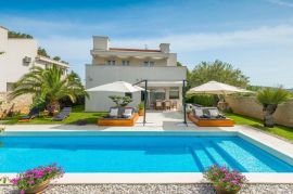 Moderna villa sa wellnesom, Rovinj, okolica, Istra, Rovinj, Ev