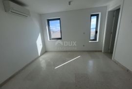 ŠIBENIK, VODICE - Dvoetažni penthouse prvi red do mora, Vodice, Appartamento