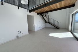 ŠIBENIK, VODICE - Dvoetažni penthouse prvi red do mora, Vodice, Appartamento