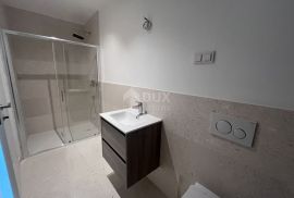 ŠIBENIK, VODICE - Dvoetažni penthouse prvi red do mora, Vodice, Appartamento