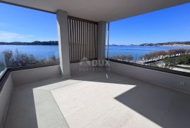 ŠIBENIK, VODICE - Dvoetažni penthouse prvi red do mora, Vodice, Appartamento